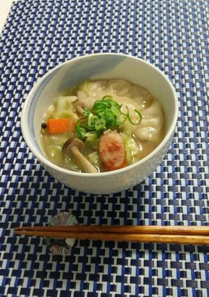 野菜たっぷり餃子の中華スープ-レシピのメイン写真
