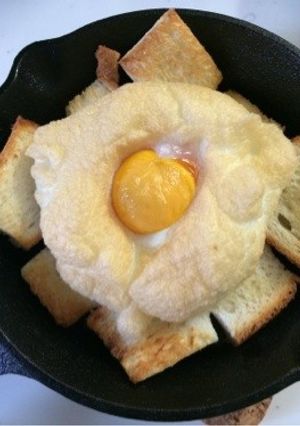 エッグインクラウドで朝食♪-レシピのメイン写真