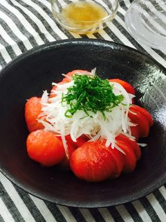 トマトとオニオンスライスのサラダ-レシピのメイン写真