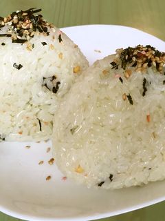 ☆ごま油香る 鮭茶漬け おにぎり-レシピのメイン写真