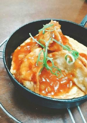 王将の生餃子使用！カレーチリソースかけ-レシピのメイン写真