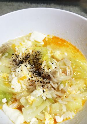 鶏ガラとろとろ豆腐ときゃべつの卵雑炊-レシピのメイン写真