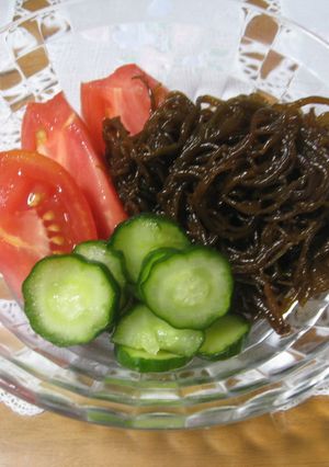 子供もOK♡酸っぱすぎないもずくサラダ-レシピのメイン写真