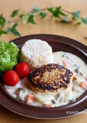 夫喜ぶ♡ハンバーグホワイトかけシチュー-レシピのメイン写真