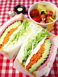 サンドイッチをクッキングシートで包む方法-レシピのメイン写真