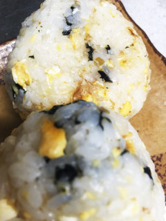 卵おかか味海苔おにぎり-レシピのメイン写真