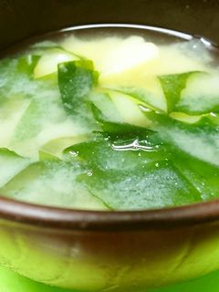 *じゃがいもとワカメのみそ汁*-レシピのメイン写真