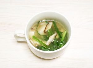 簡単スープ☆椎茸と豆腐とニラの中華スープ-レシピのメイン写真