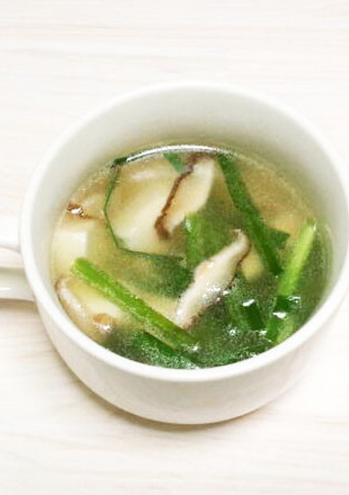 簡単スープ☆椎茸と豆腐とニラの中華スープ-レシピのメイン写真