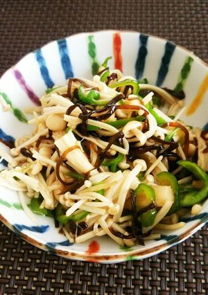 ピーマンとエノキの塩昆布炒め-レシピのメイン写真