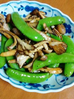 スナップエンドウときのこのバター醤油炒め-レシピのメイン写真