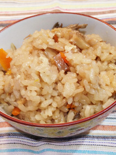 子供も大好き!優しい味の炊き込みご飯-レシピのメイン写真