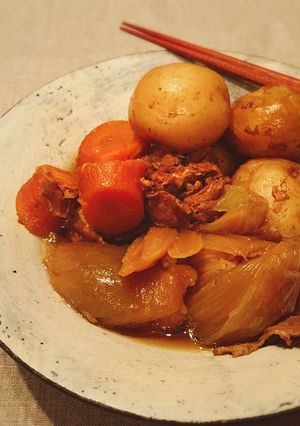 新玉ねぎと新じゃがの肉じゃが-レシピのメイン写真