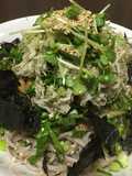 冷やしそば　とろろ昆布と納豆のせ