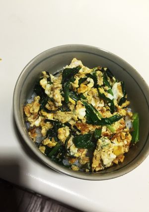 ニラ玉丼-レシピのメイン写真
