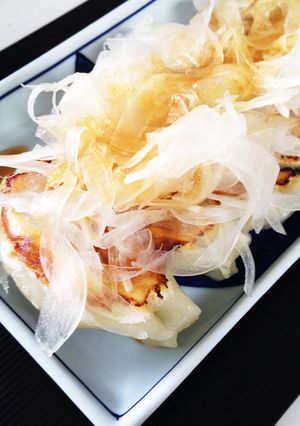 ガッツリてヘルシー♪さらし玉ねぎ焼き餃子-レシピのメイン写真