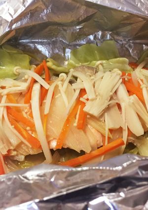 フライパンで鮭ホイル焼き☆にんにくバター-レシピのメイン写真