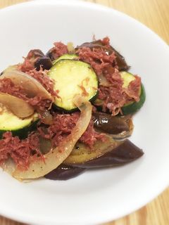 ナスとズッキーニのコンビーフ炒め-レシピのメイン写真