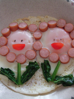 ✿お花が笑う目玉焼き✿-レシピのメイン写真