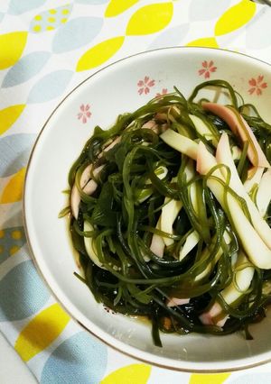 簡単！切り昆布とかまぼこの煮物（醤油煮）-レシピのメイン写真