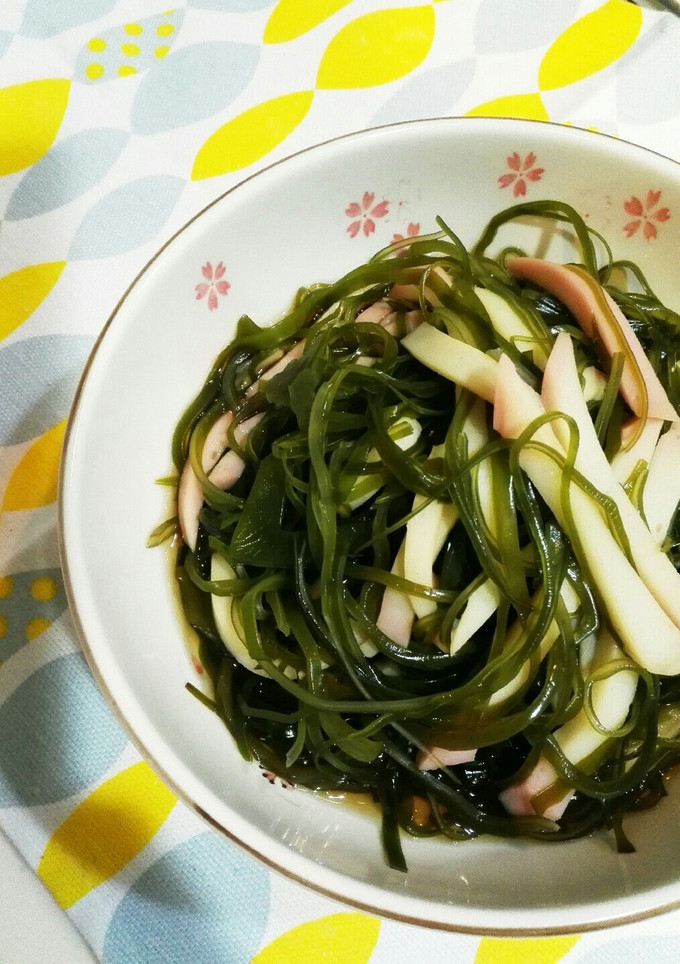 簡単！切り昆布とかまぼこの煮物（醤油煮）-レシピのメイン写真