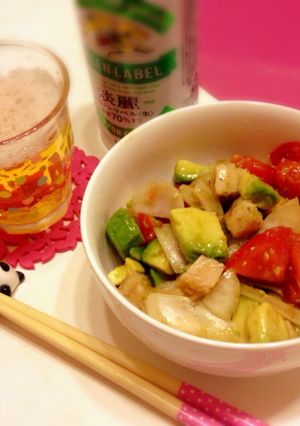 アボカドトマト玉ネギサラダチキンのつまみ-レシピのメイン写真