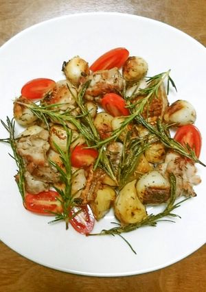 鶏モモ肉と里芋の香草焼き-レシピのメイン写真