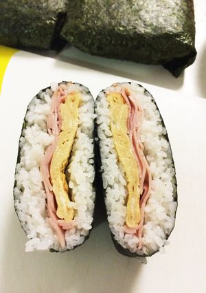 ハムと卵焼きのおにぎらず-レシピのメイン写真