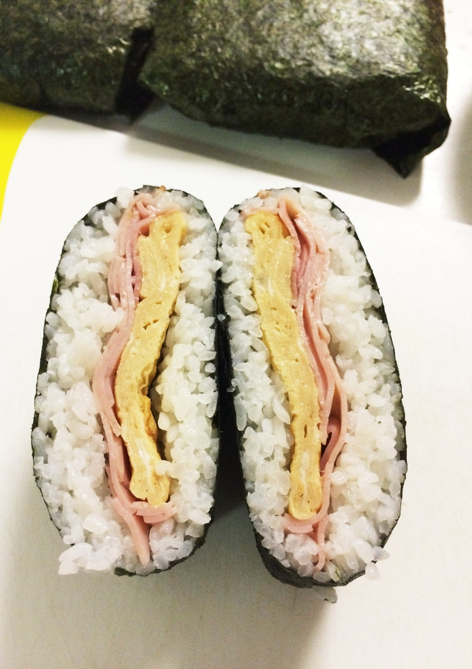 ハムと卵焼きのおにぎらず-レシピのメイン写真