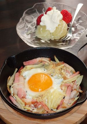 ベーコンポテトの巣ごもり卵　スキレットで-レシピのメイン写真