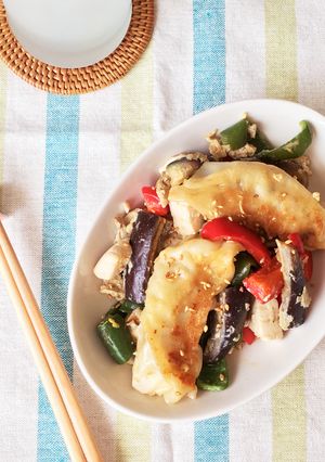 王将生餃子で♪うまうま夏野菜チャンプルー-レシピのメイン写真