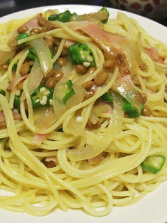 オクラ納豆玉ねぎベーコンの具たくさんスパ-レシピのメイン写真