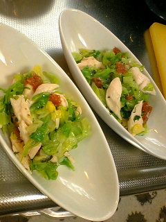 梅とササミとキャベツで夏のおかずサラダ♪-レシピのメイン写真