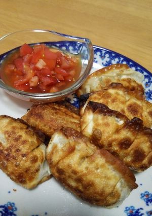 トマトと一緒にさっぱり！揚げ餃子☆-レシピのメイン写真