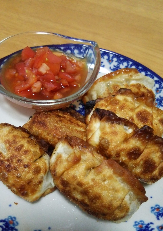 トマトと一緒にさっぱり！揚げ餃子☆-レシピのメイン写真