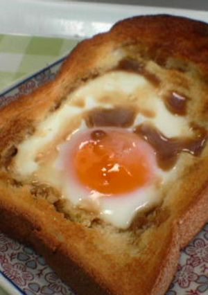 目玉焼きトースト～メープルマヨ醤油で～-レシピのメイン写真