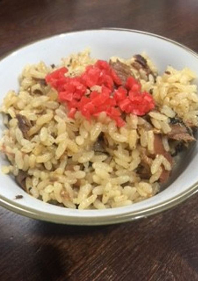 さんま蒲焼缶詰と梅干しで炊き込みご飯-レシピのメイン写真