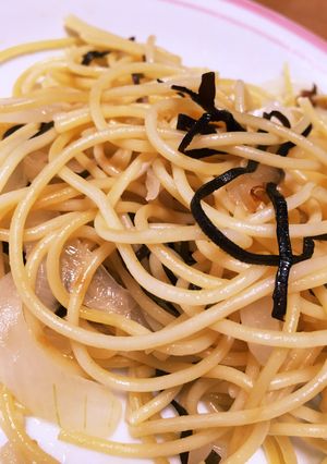 やみつき!簡単!玉ねぎと塩こんぶパスタ♪-レシピのメイン写真