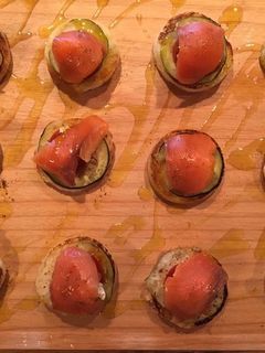 トマト、水茄子、サーモンのオープンサンド-レシピのメイン写真