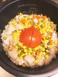 丸ごとトマトとチキンの炊き込みご飯-レシピのメイン写真