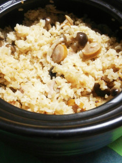 土鍋 ソーセージとしめじの炊き込みご飯-レシピのメイン写真