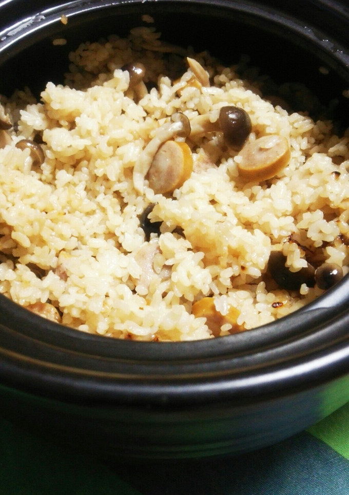 土鍋 ソーセージとしめじの炊き込みご飯-レシピのメイン写真