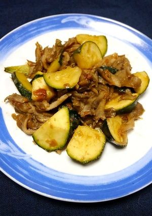 ダイエット！ズッキーニと舞茸の梅味噌炒め-レシピのメイン写真
