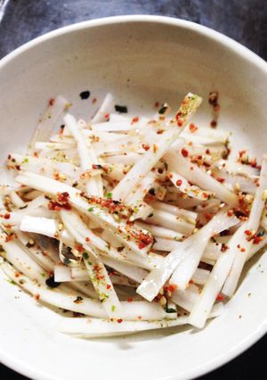 大根の残った皮とふりかけで、超簡単和え物-レシピのメイン写真