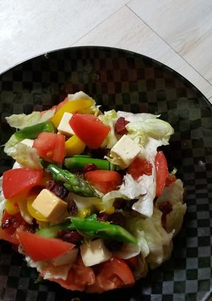 チーズとドライフルーツの野菜サラダ-レシピのメイン写真