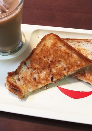 フライパンでホットサンド!ハムトマチーズ-レシピのメイン写真