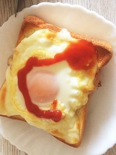 簡単で美味しい!目玉焼きチーズトースト-レシピのメイン写真