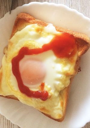 簡単で美味しい！目玉焼きチーズトースト-レシピのメイン写真