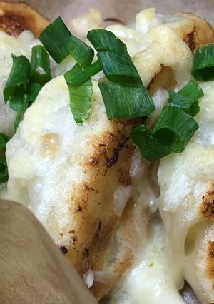 ビールがすすむ！王将餃子のチーズ焼き！-レシピのメイン写真