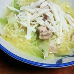 รูปของ まぜておいしいモッツアレラーメン